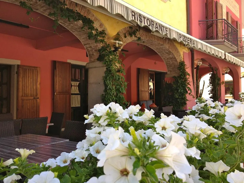 Albergo Ristorante La Rocca contacts